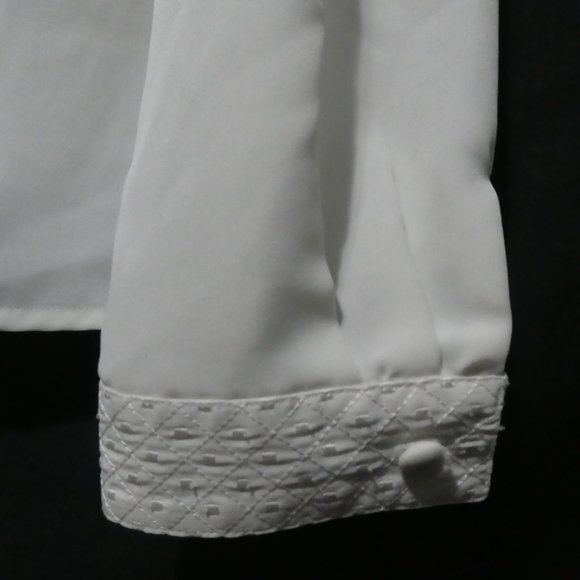 SUSAN HUTTON | size 12 | Elegant White Blouse with Embroidered Detailing - Picture 8 of 16